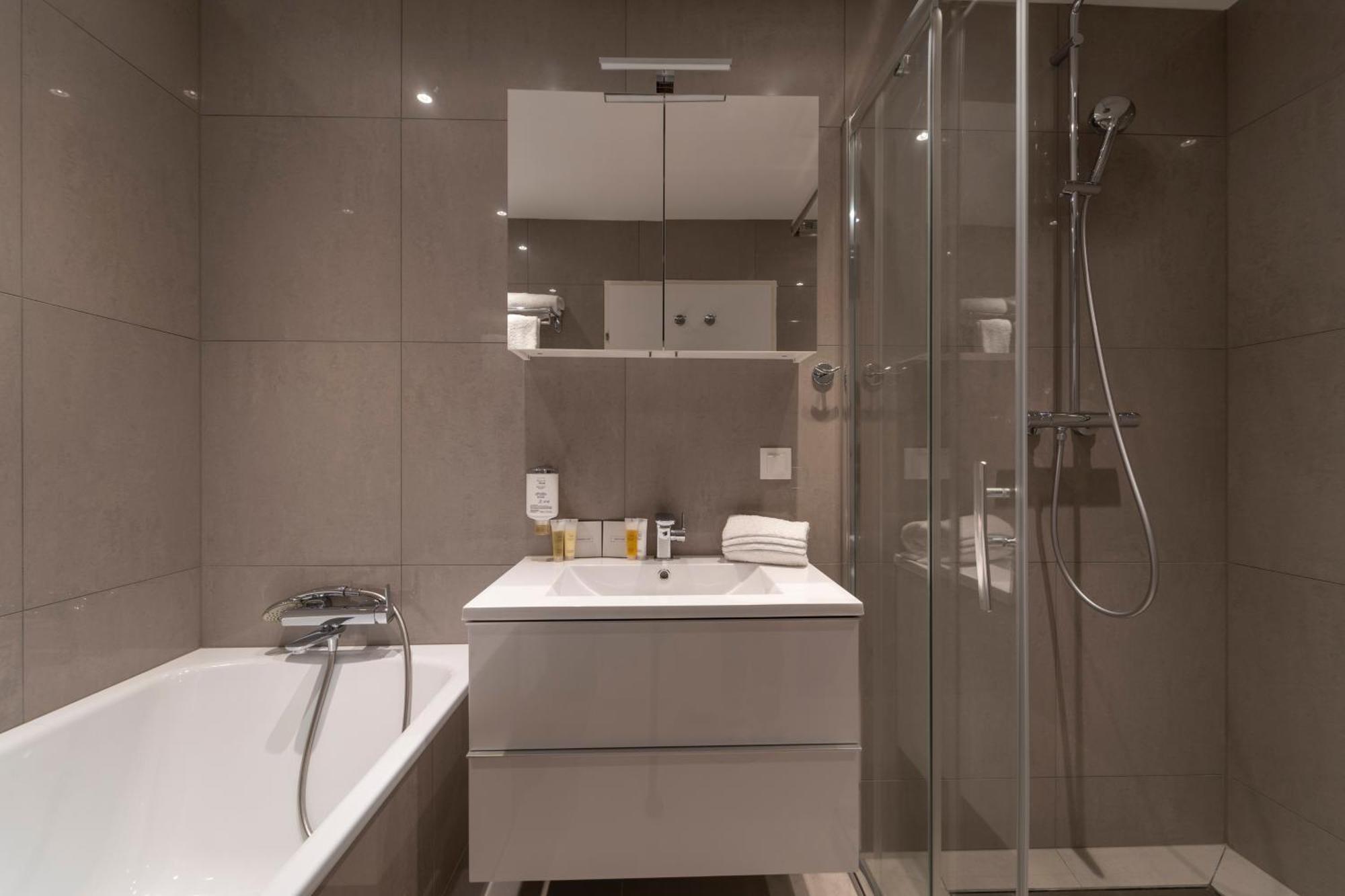 Apartment Pakat Residences